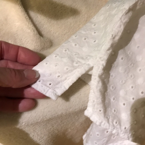 Croft and Barrow eyelet sleeveless button down shirt - Picture 8 of 8